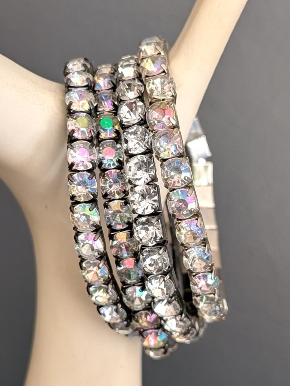 Bundle of 4 metal stretch bracelets with clear and aurora borealis beads - Picture 4 of 8